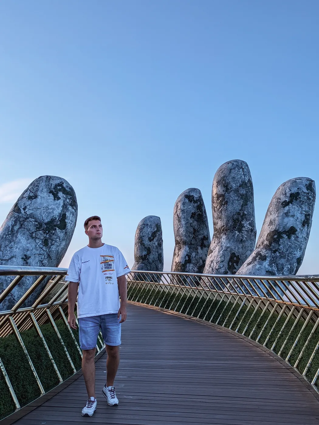 Vietnam, Da Nang · Golden Bridge