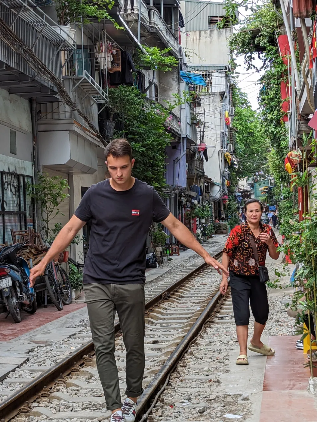 Vietnam, Hanoi · Train Street